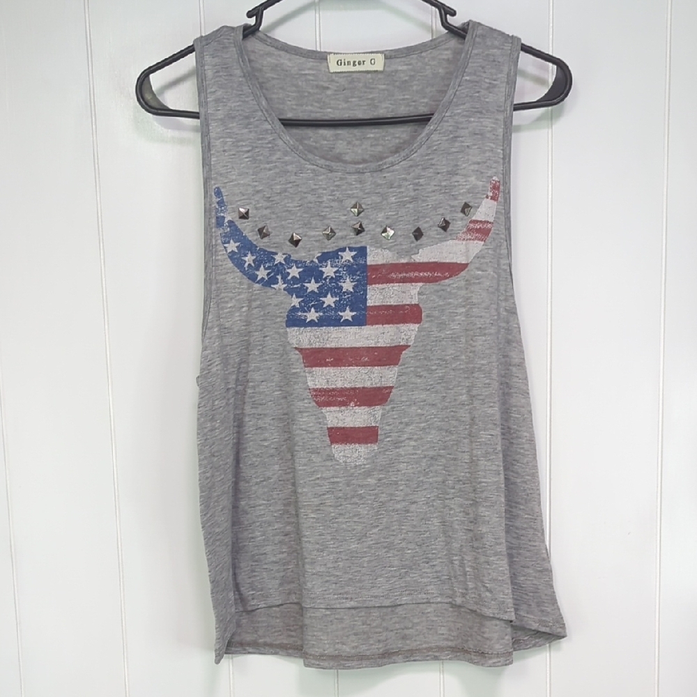 ❤️5/$25 Gray Sleeveless Top with American Flag Design